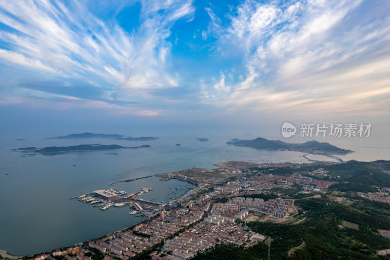 海上岛屿烟台长岛航拍图