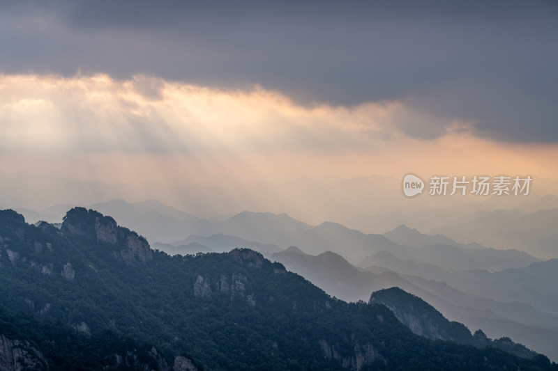 河南洛阳栾川老君山大山山脉特写