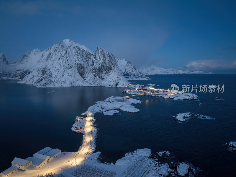 挪威罗弗敦群岛北极圈雷纳冬季雪景高空航拍