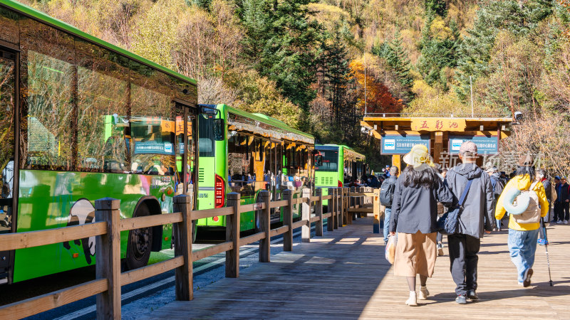 四川九寨沟景区的初秋风景综合