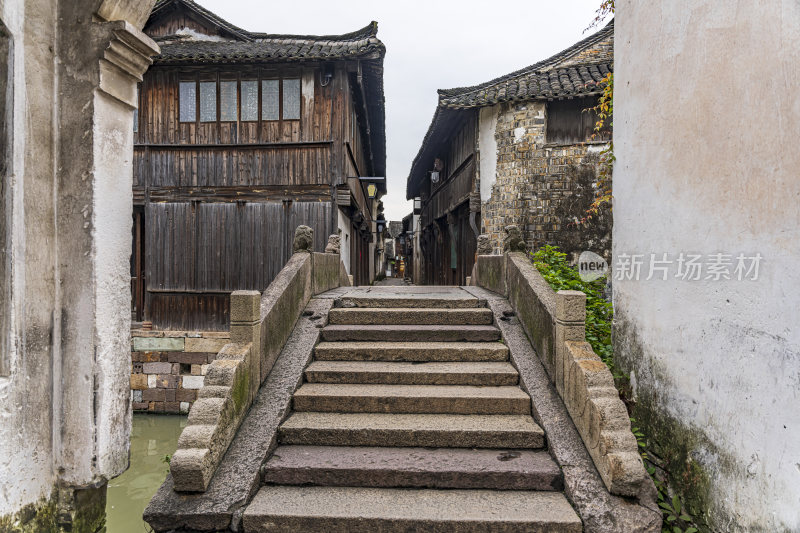 乌镇东栅古街道建筑风光