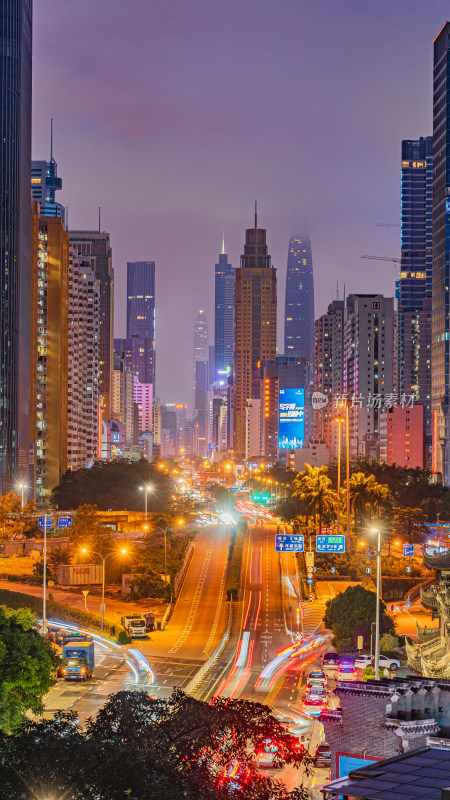 深圳罗湖区街道夜景