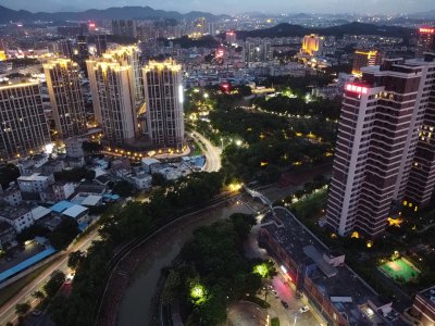 航拍广东省东莞市清溪镇夜景城市风光