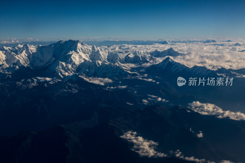 俯瞰喜马拉雅山脉