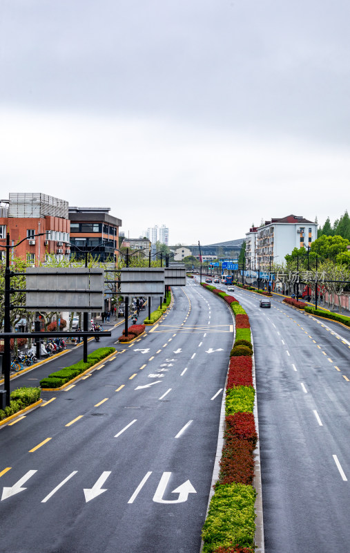 上海石龙路天桥街景