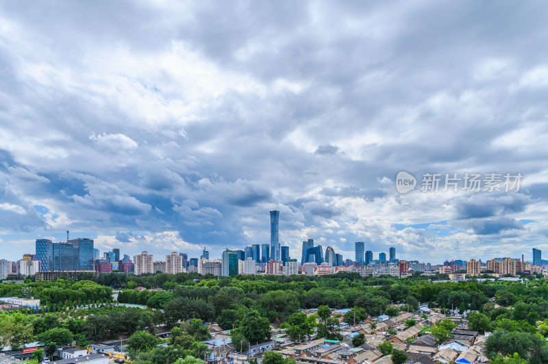 中国北京夏季国贸CBD城市天际线大气流云