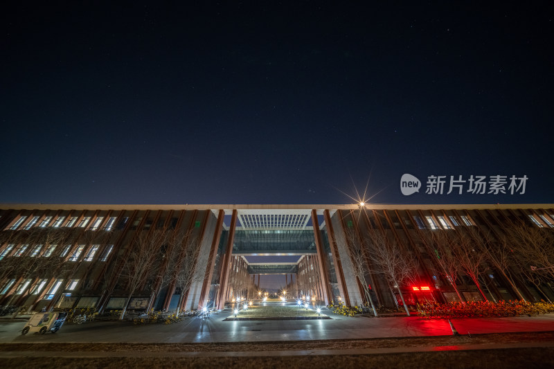 北京化工大学第一教学楼夜景