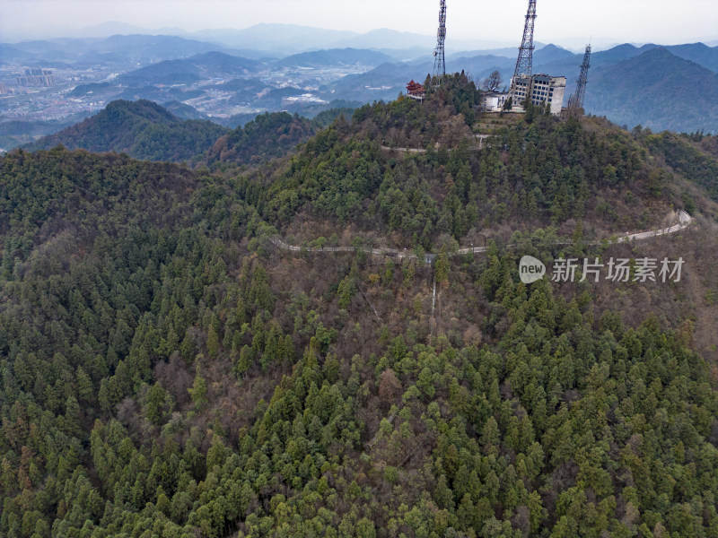 湖南湘西大山中的城市航拍摄影图