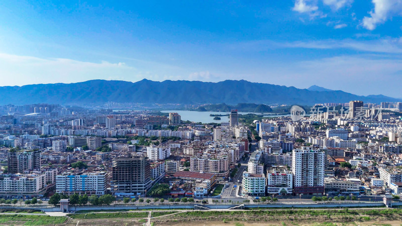 广东肇庆西江两岸城市建设航拍图