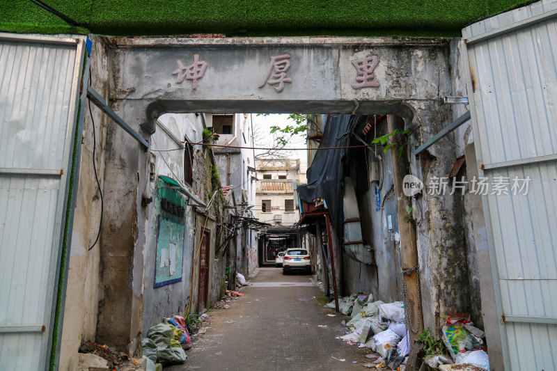 武汉一元路坤厚里小巷涂鸦艺术场所