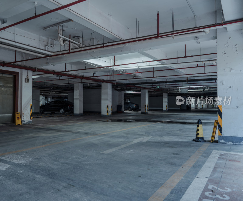 地下室内停车场地面空间