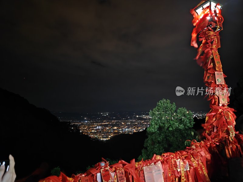 夜幕下的灯火阑珊