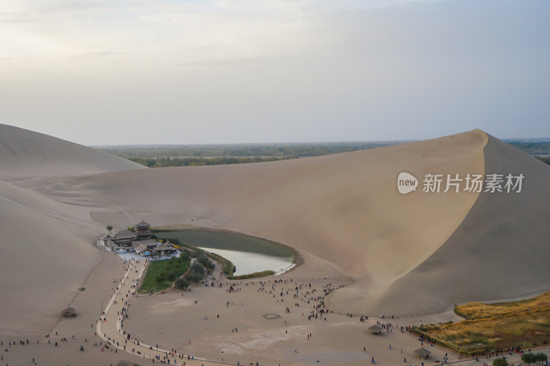 敦煌鸣沙山月牙泉/月泉晓澈，远景