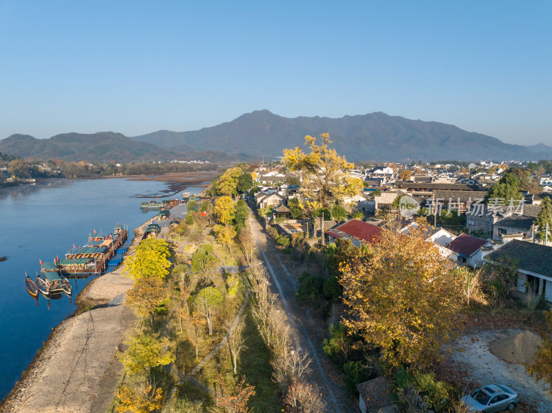 航拍安徽宣城泾县桃花潭风景区老街村庄