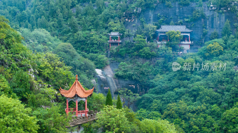 仙境般的山间峄城仙人洞