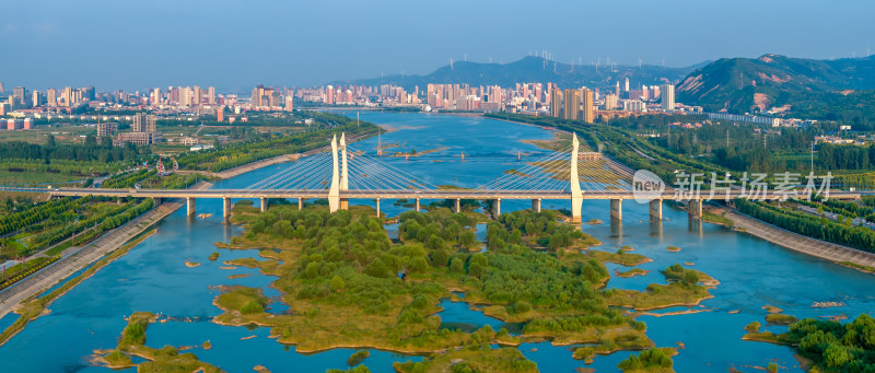 城市风景航拍建筑楼房河流桥梁全景图