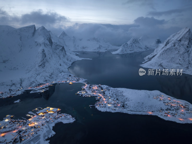 挪威罗弗敦群岛北极圈雷纳冬季雪景高空航拍