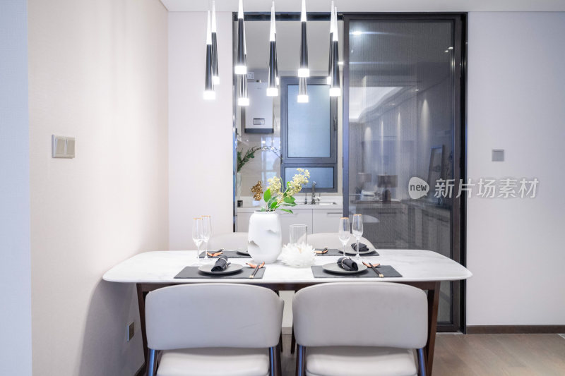 现代风格餐厅室内场景