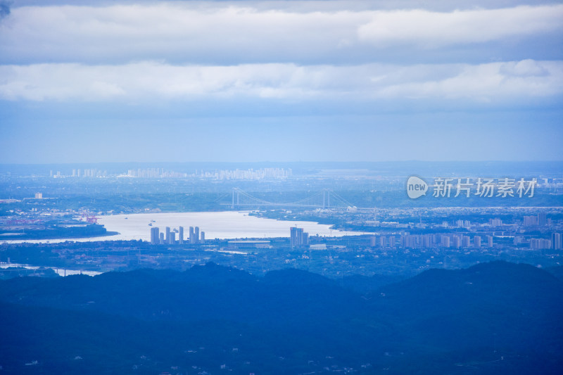 俯瞰城市全景