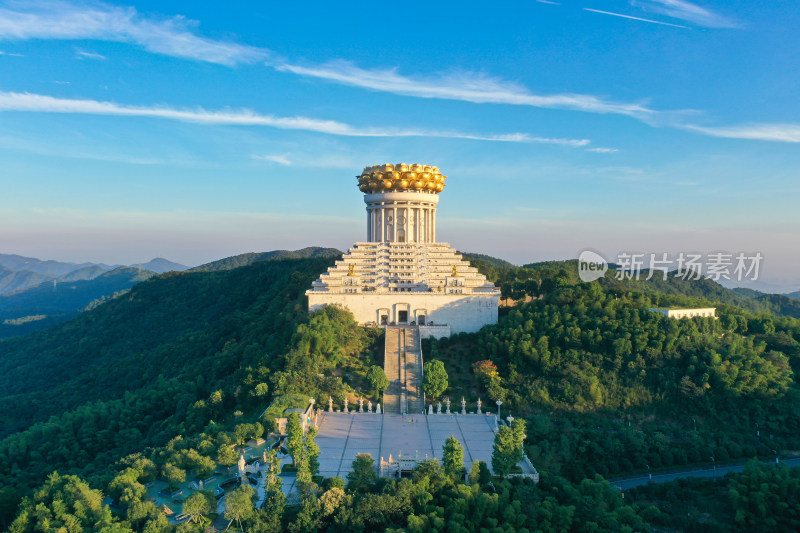 绍兴会稽山兜率天宫与龙华寺建筑风光