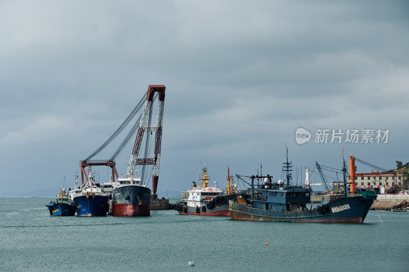 平潭岛海边港口的出海渔船