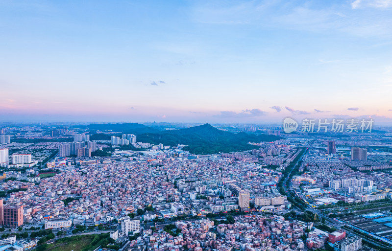 广州番禺城市建筑景观夕阳黄昏航拍全景