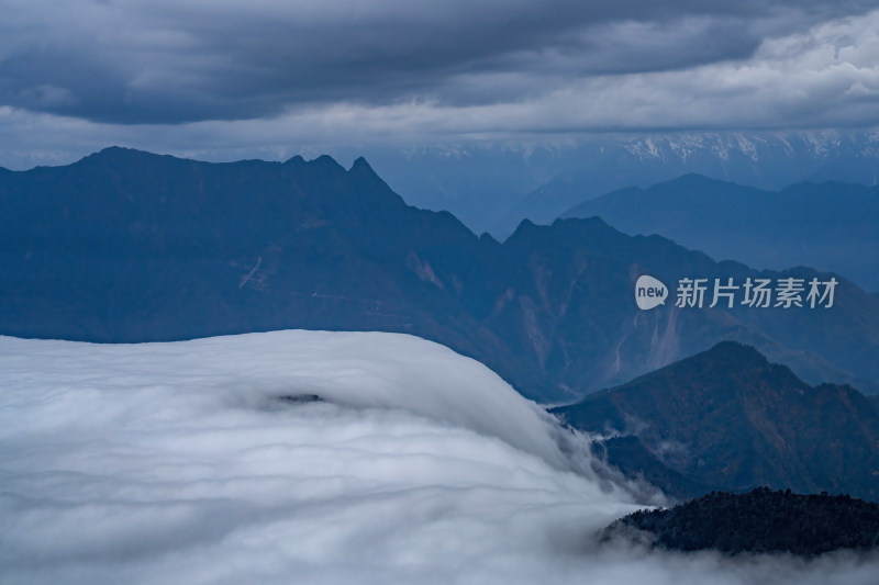 四川雅安牛背山云海云瀑贡嘎雪山自然景观