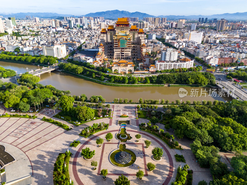 玉林城市建设蓝天白云航拍图