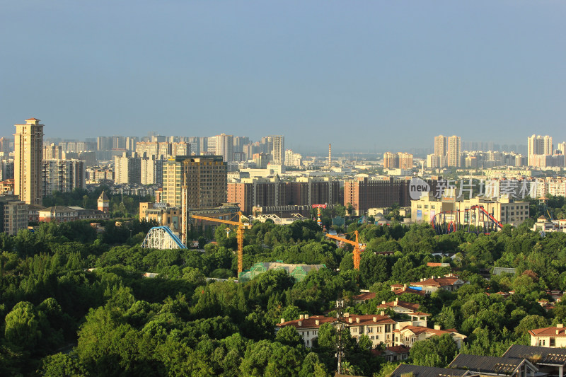 晨光中的成都市温江区建筑风光