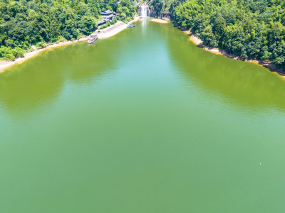 大好河山青山绿水大金湖航拍图