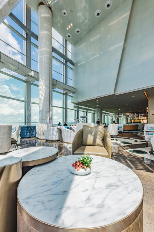 现代风格休闲大厅室内场景