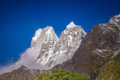 稻城亚丁宏伟雪山风景