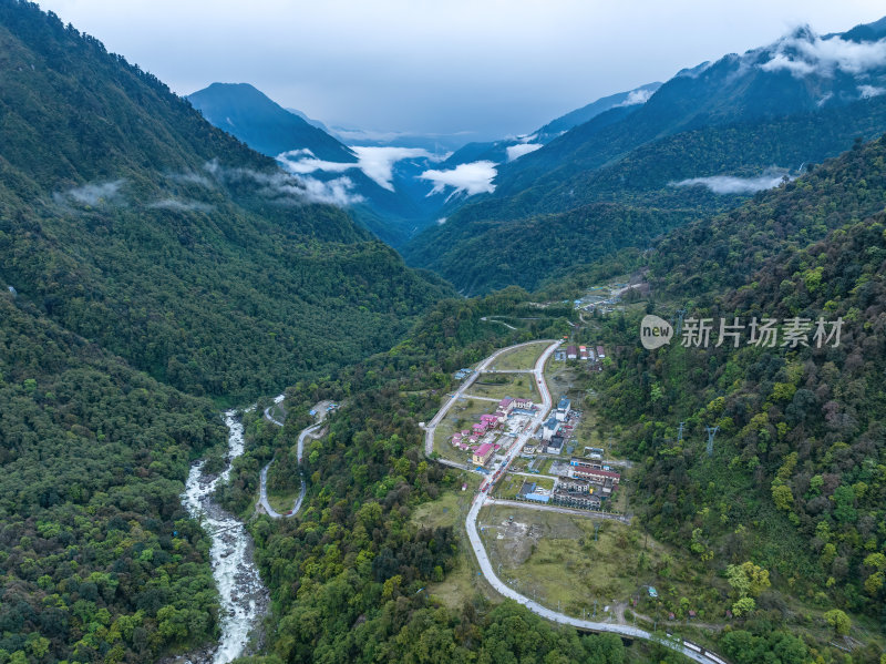 西藏林芝莲花圣地墨脱热带雨林云雾高空航拍