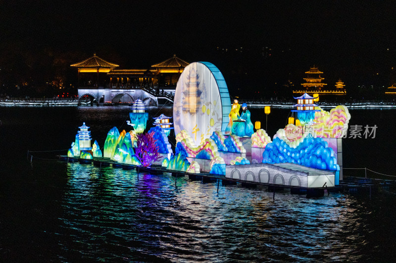 广东惠州西湖灯会上造型精致的花灯造型