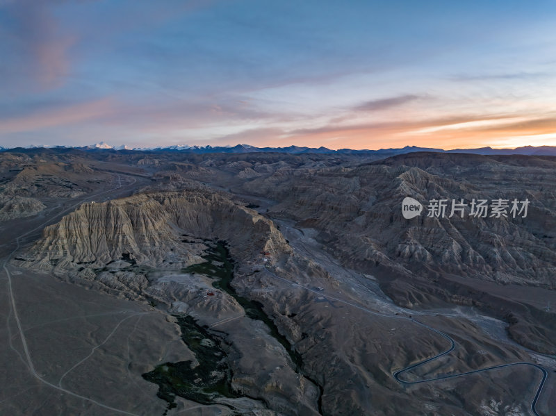 西藏阿里地区古格王朝文化遗迹日落高空航拍