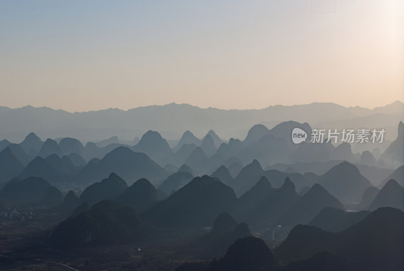 桂林喀斯特地貌群山