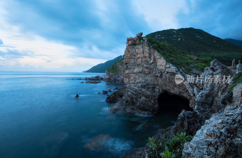 深圳杨梅坑海边悬崖风景