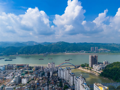 广西梧州城市大景蓝天白云航拍图