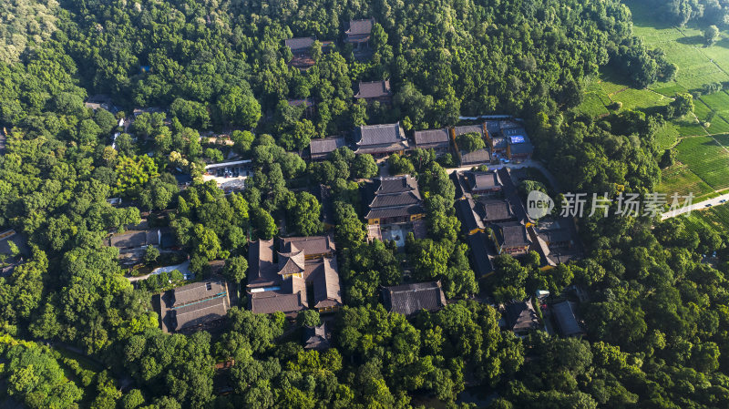 杭州灵隐寺初夏航拍