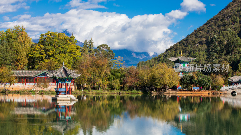 丽江古城黑龙潭景