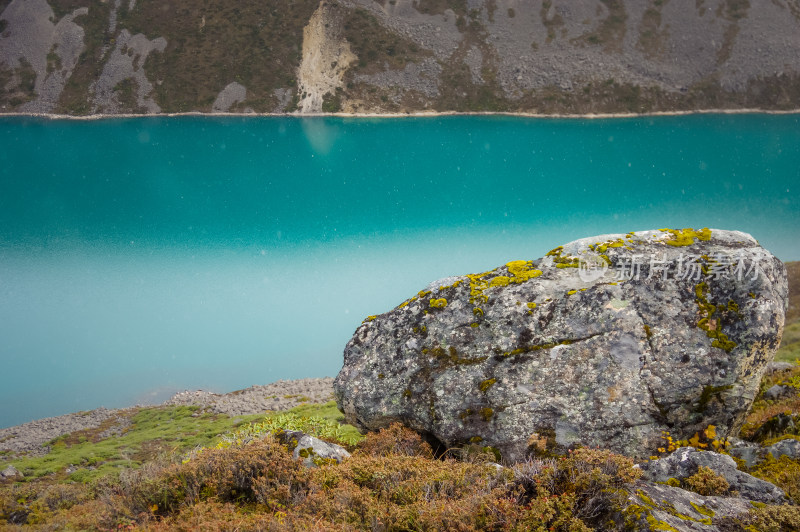 西藏山南山水自然风景