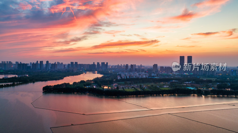 湖北武汉金银湖半岛庄园户外营地远景晚霞