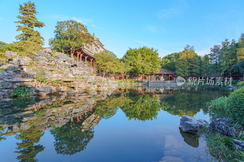 佛山顺峰山公园粤剧大观园传统岭南园林湖景