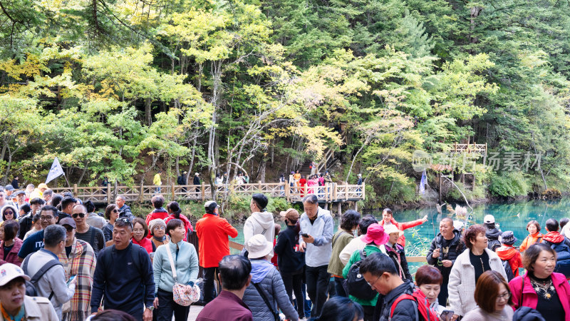 10月份的四川九寨沟景区