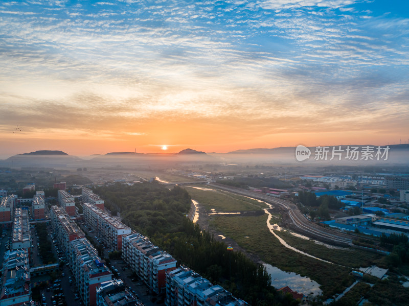 中国东北辽宁阜新市区城市日出航拍