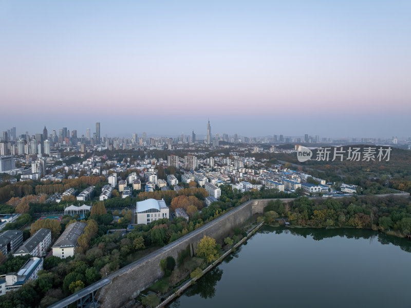 江苏南京灵山风景区前湖秋天秋色航拍