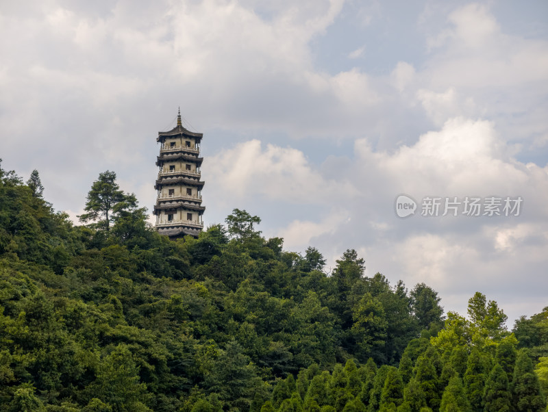 夏季白天贵州遵义市娄山关风光