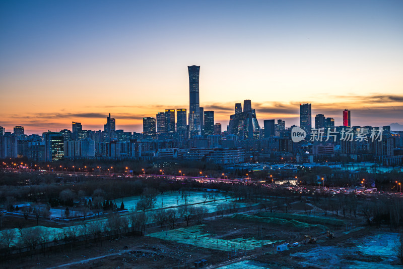 北京日落时分的地标建筑群风采