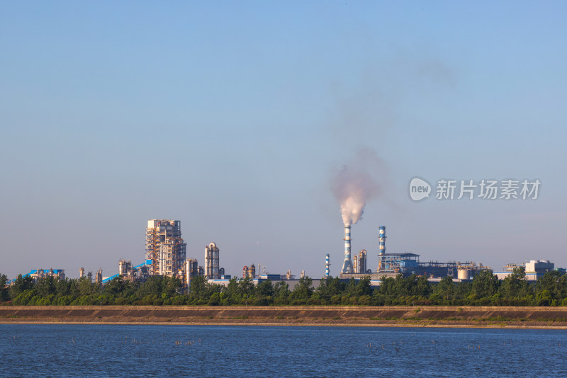 工业区的天空工业大气污染工业废气