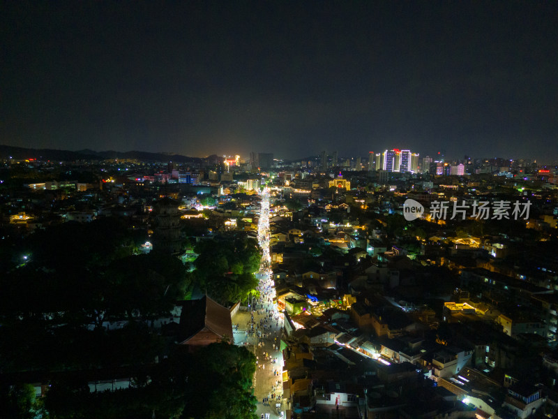 福建泉州古城古西街夜景航拍图